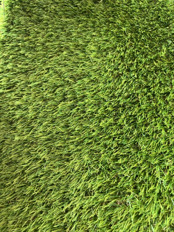 (v)Kunstgras Advantage 30 mm zacht van € 29,95 voor € 12,95 p/m2
