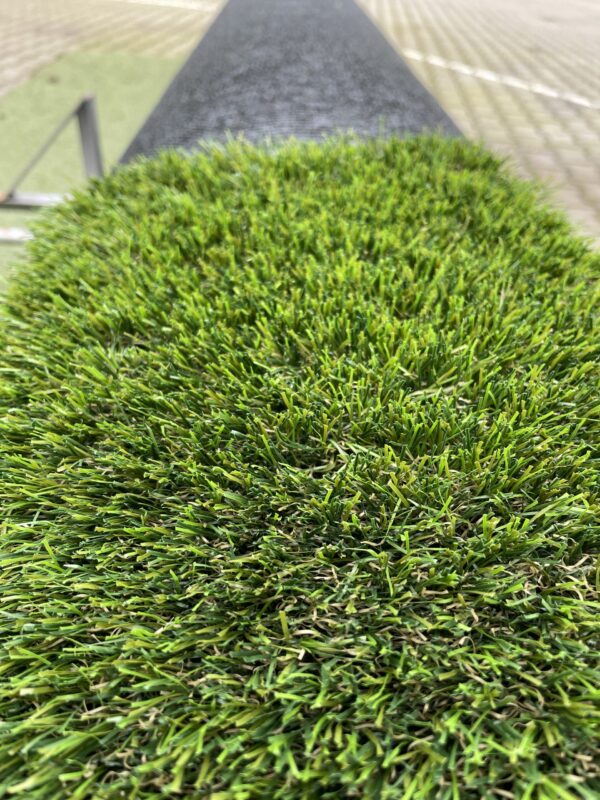 (n)Kunstgras Grass Partners GP Waveland 45 mm van € 49,95 voor € 21,95 ( zeer mooi dicht vol en zacht gras )