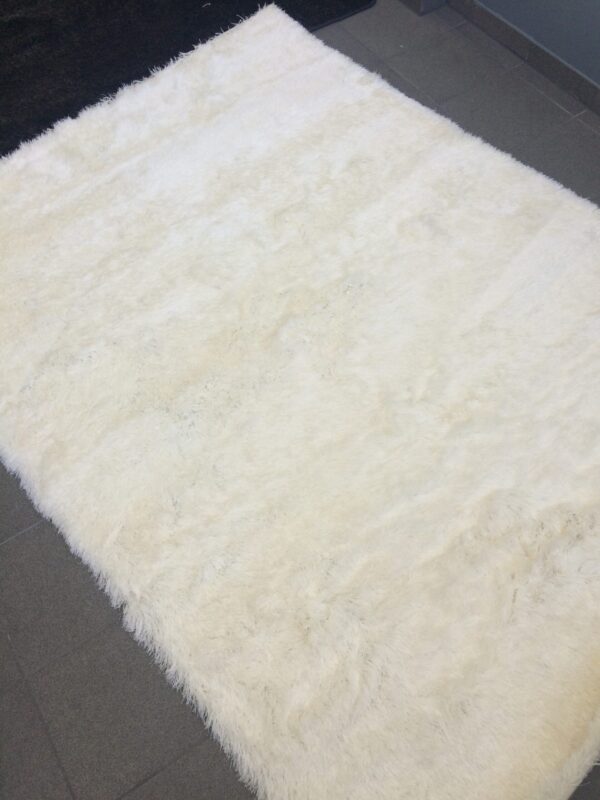 Alaska White van € 199-, voor € 120 (Laatste) karpet voelt erg zacht aan. 160 x 230 cm - Afbeelding 3