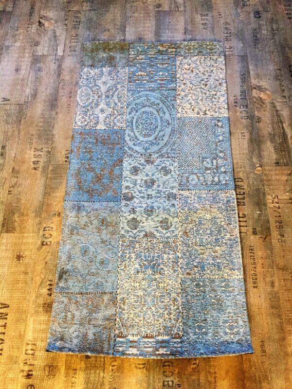 Brinker carpets Vintage Patch - Alaskan Blue afmetingen : 200 x 300 cm van € 499-, voor € 225-,